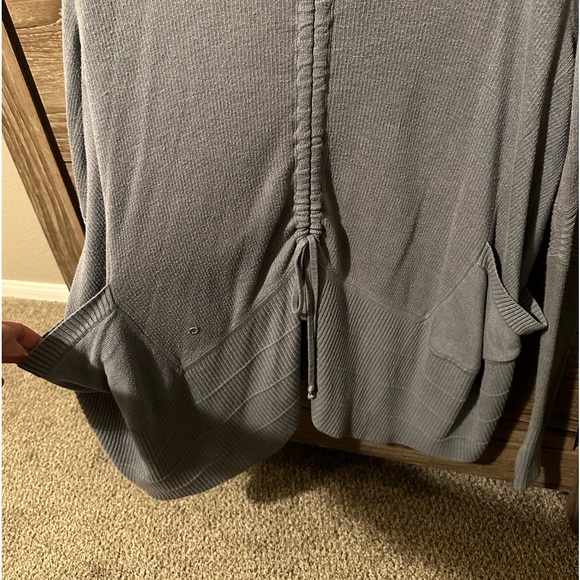 Lululemon Transformational Wrap - Picture 8 of 13